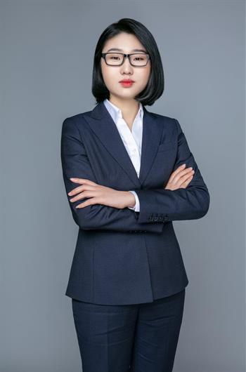 何月华 - 六和律师事务所