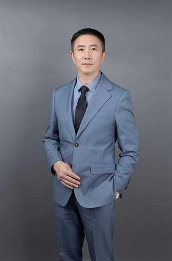 鲁震 - 六和律师事务所